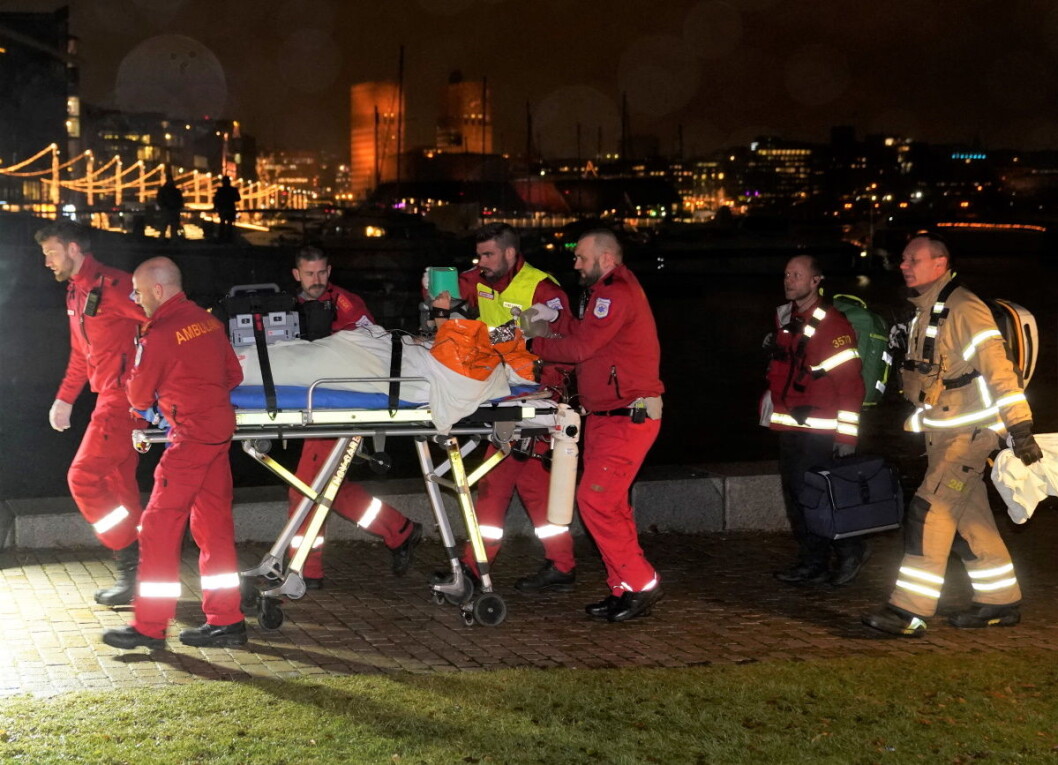 En person er erklært død etter å havnet i vannet utenfor Tjuvholmen fredag kveld. Foto: Heiko Junge / NTB scanpix En person er erklært død etter å havnet i vannet utenfor Tjuvholmen fredag kveld. Foto: Heiko Junge / NTB scanpix