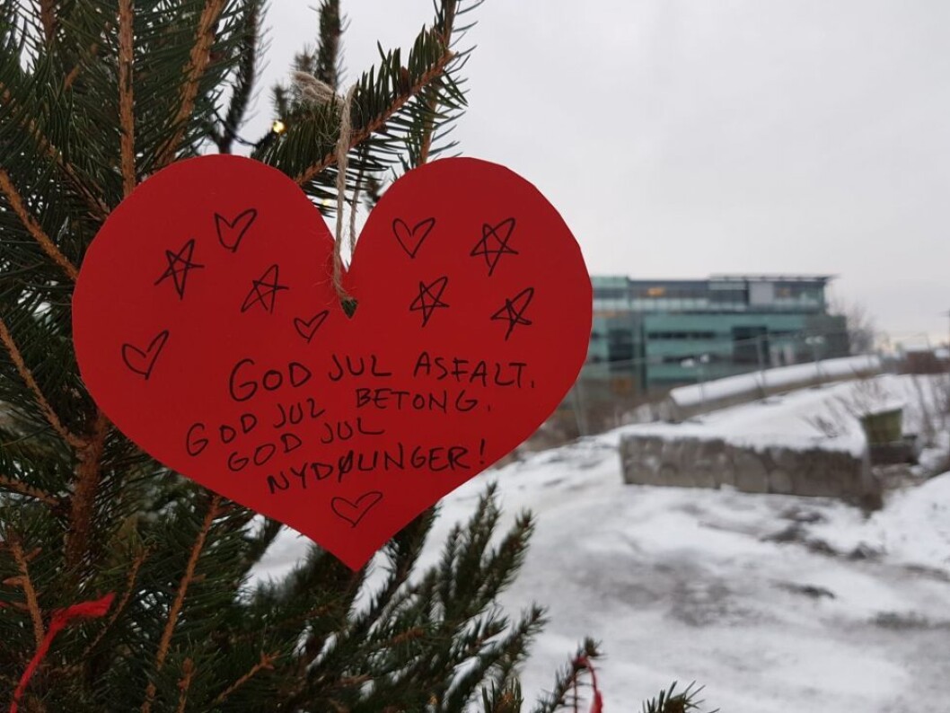 Gjennom vedtak i de lokale bydelsutvalgene både i Nordre Aker og Sagene, ved høringsuttalelser, underskriftskampanje og møter med politikere og byråkrater, har befolkningen i Nydalen satt saken om offentlige møteplasser på agendaen. Foto: Torger Kjeldstad Gjennom vedtak i de lokale bydelsutvalgene både i Nordre Aker og Sagene, ved høringsuttalelser, underskriftskampanje og møter med politikere og byråkrater, har befolkningen i Nydalen satt saken om offentlige møteplasser på agendaen. Foto: Torger Kjeldstad