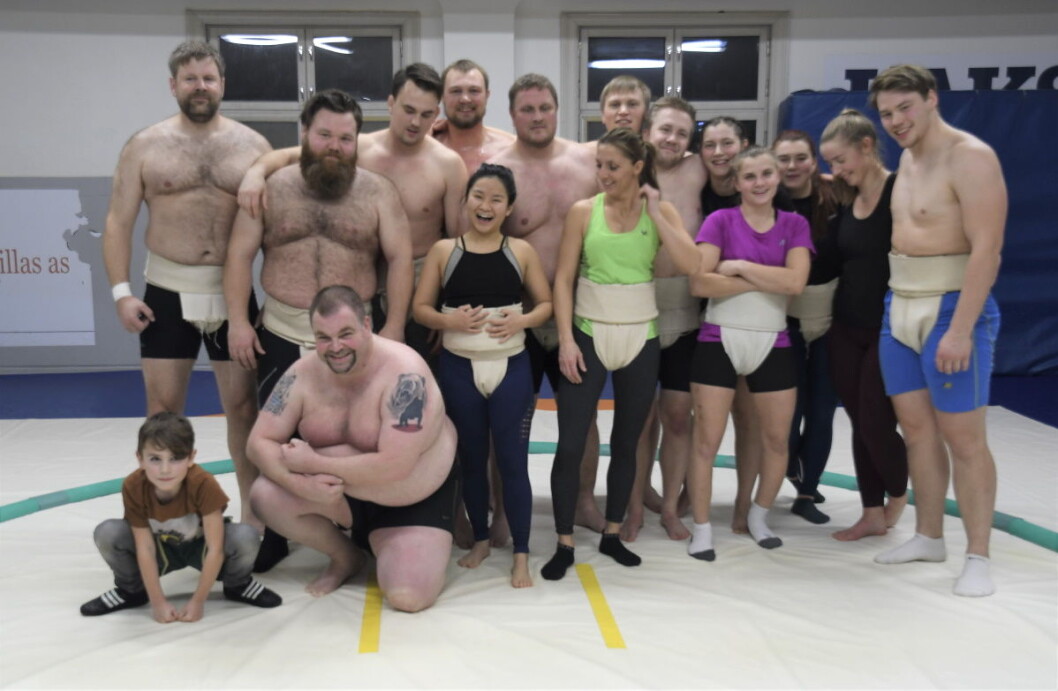 Sumobryterne i Sportsklubben 09 på Dælenenga gleder seg stort over årets julegave fra Sparebankstiftelsen. Foto: Christian Boger Sumobryterne i Sportsklubben 09 på Dælenenga gleder seg stort over årets julegave fra Sparebankstiftelsen. Foto: Christian Boger