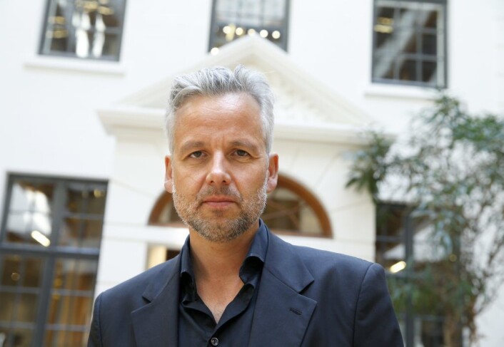 Ari Behn i 2015, da han kom med 10 noveller med tittelen "Døden er en avsporing. Fortellinger". Foto: Terje Pedersen / NTB scanpix Ari Behn i 2015, da han kom med 10 noveller med tittelen "Døden er en avsporing. Fortellinger". Foto: Terje Pedersen / NTB scanpix