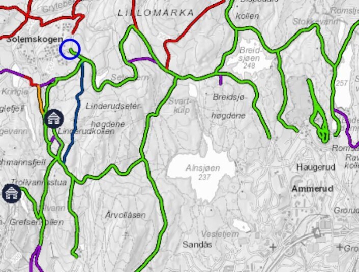 Slik så løypekartet fra Skiforeningen ut andre juledag. Da vet oslofolk at det er fullt mulig å trimme bort julemiddagen i marka, til tross for snøfrie gater i byen. Grønn betyr at skiløypene er "preparert ferdig i dag". Oransje betyr "preparert i går", mørkeblå "preparert, bra stand", lilla betyr "preparert tidligere", og rødt "ikke preparert". Skjermdump fra skiforeningens føremelding. Slik så løypekartet fra Skiforeningen ut andre juledag. Da vet oslofolk at det er fullt mulig å trimme bort julemiddagen i marka, til tross for snøfrie gater i byen. Grønn betyr at skiløypene er "preparert ferdig i dag". Oransje betyr "preparert i går", mørkeblå "preparert, bra stand", lilla betyr "preparert tidligere", og rødt "ikke preparert". Skjermdump fra skiforeningens føremelding.