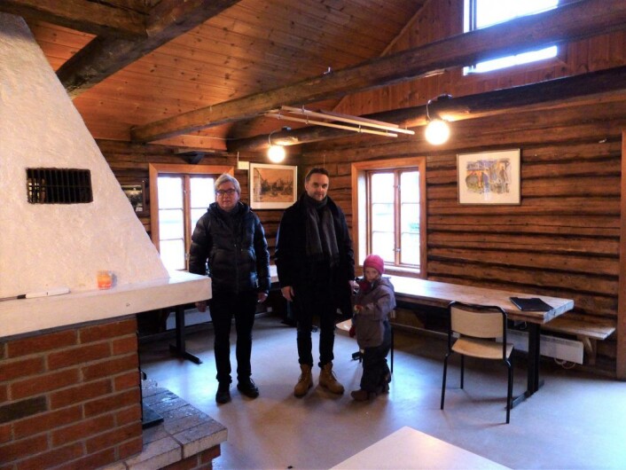 Her blir det koselig! Morten Fastvold, Stian Schjelderup og Frida i andre etasje på Rodeløkka velhus. Foto: Åsmund Berge Her blir det koselig! Morten Fastvold, Stian Schjelderup og Frida i andre etasje på Rodeløkka velhus. Foto: Åsmund Berge