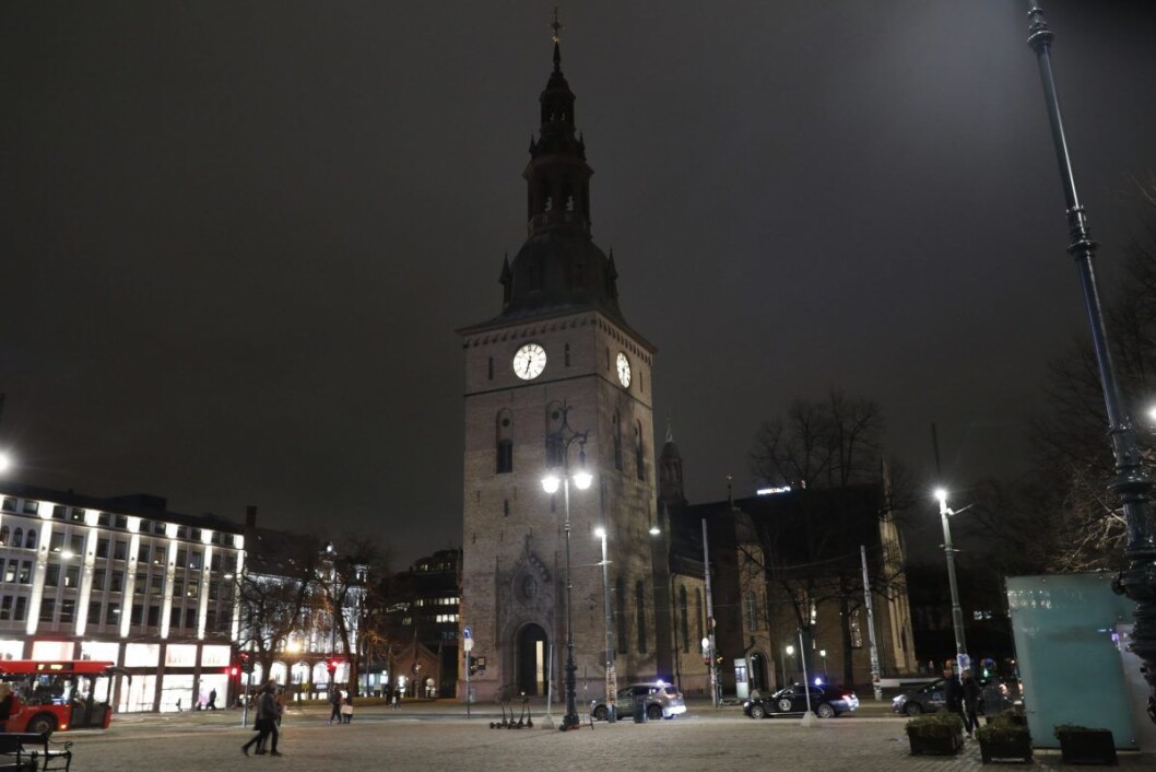 Bisettelsen til Ari Behn holdes i Oslo domkirke fredag 3. januar klokken 13. Foto: Terje Bendiksby / NTB scanpix Bisettelsen til Ari Behn holdes i Oslo domkirke fredag 3. januar klokken 13. Foto: Terje Bendiksby / NTB scanpix