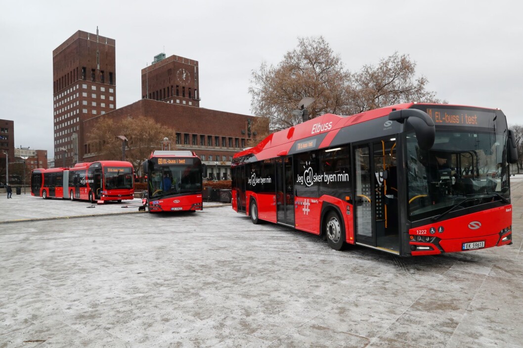 uters spisskompetanse på å koordinere kollektivtrafikk vil komme godt med dersom folk må evakueres fra Oslo, mener selskapet selv. Evakueringsplaner skal være klare, og det skal holdes en kriseøvelse i januar. Bildet viser de nye elbussene som ble satt inn i 2017. Arkivfoto: Cornelius Poppe / NTB scanpix uters spisskompetanse på å koordinere kollektivtrafikk vil komme godt med dersom folk må evakueres fra Oslo, mener selskapet selv. Evakueringsplaner skal være klare, og det skal holdes en kriseøvelse i januar. Bildet viser de nye elbussene som ble satt inn i 2017. Arkivfoto: Cornelius Poppe / NTB scanpix
