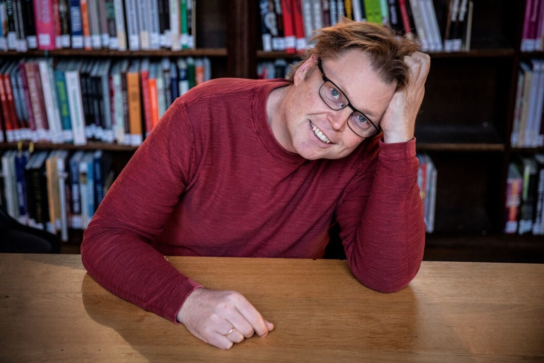 Jørn Lier Horst takker alle som låner bøkene hans. Foto: Erik Thallaug Jørn Lier Horst takker alle som låner bøkene hans. Foto: Erik Thallaug