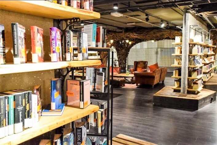 Stovner bibliotek er et av bibliotekene som har blitt frisket opp i det siste, med en egen eventyrskog, huler og benker, hvor du også har tilgang til bøker. Foto: Albert Christian Alfiler/ Deichman Stovner bibliotek er et av bibliotekene som har blitt frisket opp i det siste, med en egen eventyrskog, huler og benker, hvor du også har tilgang til bøker. Foto: Albert Christian Alfiler/ Deichman