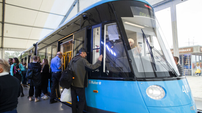 En 18 meter lang modell av Oslos nye trikk. Arbeidet med å produsere de 87 nye, trikkene er i full gang. Foto: Berit Roald / NTB scanpix En 18 meter lang modell av Oslos nye trikk. Arbeidet med å produsere de 87 nye, trikkene er i full gang. Foto: Berit Roald / NTB scanpix