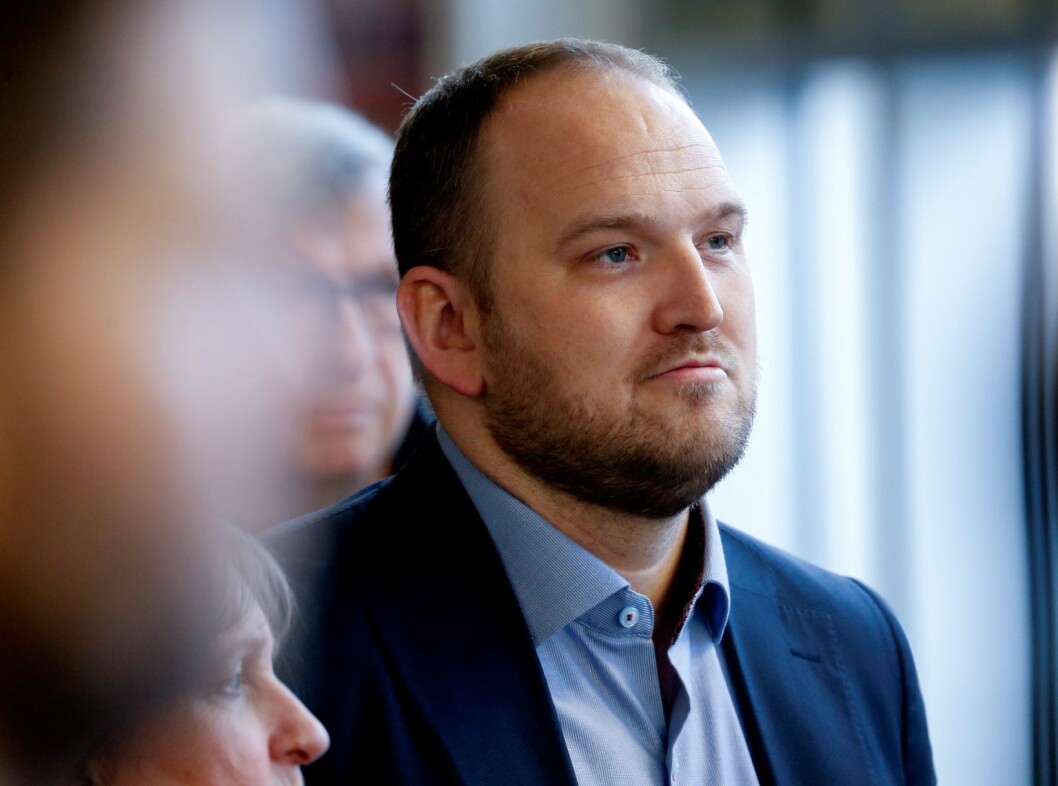 Samferdselsminister Jon Georg Dale (Frp) beskriver det som trist at byrådet i Oslo sier nei til bompengeavtalen fra regjeringen som ville gitt hovedstaden flere milliarder i statlig hjelp til bompenger og kollektivtransport de neste årene. Foto: Jan Kåre Ness / NTB scanpix Samferdselsminister Jon Georg Dale (Frp) beskriver det som trist at byrådet i Oslo sier nei til bompengeavtalen fra regjeringen som ville gitt hovedstaden flere milliarder i statlig hjelp til bompenger og kollektivtransport de neste årene. Foto: Jan Kåre Ness / NTB scanpix