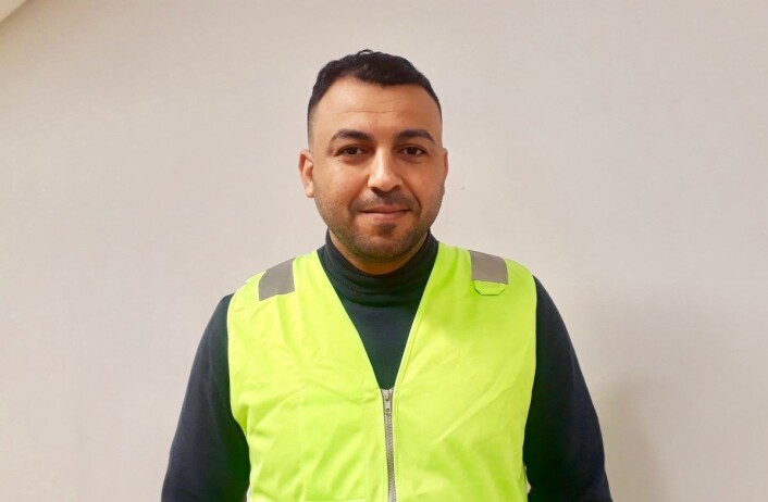 Ali Alameri er utdannet jurist men må leve som papirløs. Han bruker all tiden sin på å engasjere seg for å bedre flyktninger og papirløses livssituasjon. Foto: Emilie Pascale Ali Alameri er utdannet jurist men må leve som papirløs. Han bruker all tiden sin på å engasjere seg for å bedre flyktninger og papirløses livssituasjon. Foto: Emilie Pascale