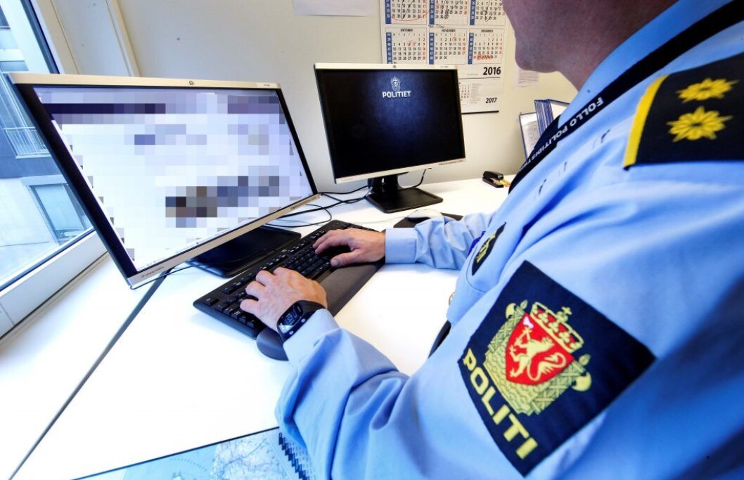 Det var helt taust på Oslo-politiets Twitter-konto mellom midnatt og klokken 7.45 1. januar. Voldssaken ble først kjent via andre på sosiale medier. Foto: Gorm Kallestad / NTB scanpix Det var helt taust på Oslo-politiets Twitter-konto mellom midnatt og klokken 7.45 1. januar. Voldssaken ble først kjent via andre på sosiale medier. Foto: Gorm Kallestad / NTB scanpix