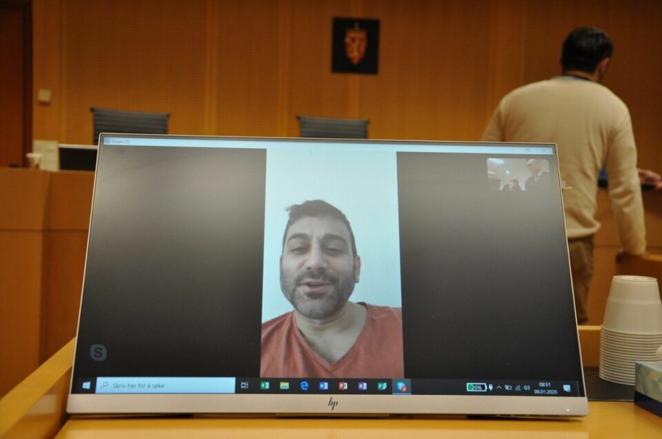 Sorab Abolfathi vitnet via Skype fra ukjent sted i Tyrkia. Bildet er tatt før retten ble satt onsdag morgen. Foto: Arnsten Linstad