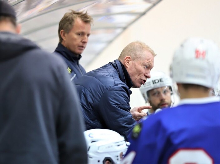 Roy Johansen tok time-out uten at det så ut til å hjelpe stort. Foto: André Kjernsli Roy Johansen tok time-out uten at det så ut til å hjelpe stort. Foto: André Kjernsli