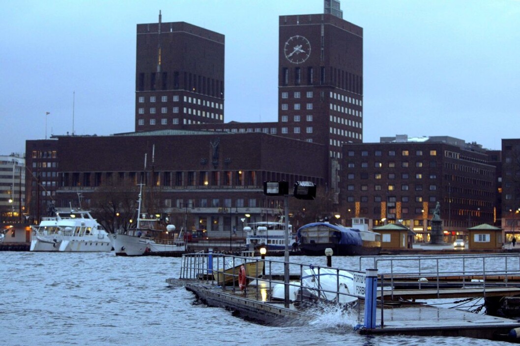 Ekstremt lavtrykk førte til høy vannstand innerst i Oslofjorden også i januar i 2005. Foto: Håkon Mosvold Larsen / Scanpix Ekstremt lavtrykk førte til høy vannstand innerst i Oslofjorden også i januar i 2005. Foto: Håkon Mosvold Larsen / Scanpix