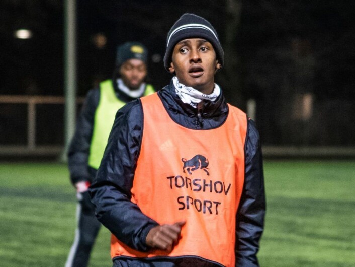 24 år gamle Hassan Yusuf regnes som en av veteranene på Skeid. Han debuterte på A-laget i april 2013, og har blitt en av lagets mest populære spillere. Foto: Bjørnar Morønning 24 år gamle Hassan Yusuf regnes som en av veteranene på Skeid. Han debuterte på A-laget i april 2013, og har blitt en av lagets mest populære spillere. Foto: Bjørnar Morønning