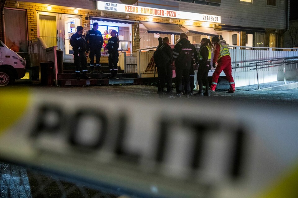 21 år gamle Halil Kara ble skutt og drept ved Prinsdal Grill sørøst i Oslo sent fredag kveld. En mann er siktet og etterlyst for drapet. Foto: Terje Pedersen / NTB scanpix