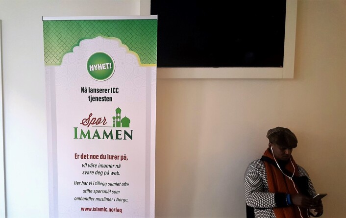 Spør imamen, så får du svar. Foto: Tarjei Kidd Olsen Spør imamen, så får du svar. Foto: Tarjei Kidd Olsen