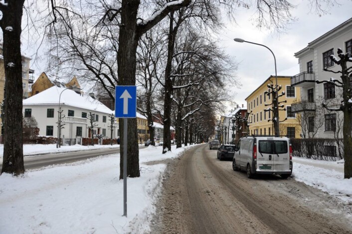 P-plasser for biler må vike når det anlegges sykkelvei i Gyldenløves gate. Foto: Arnsten Linstad P-plasser for biler må vike når det anlegges sykkelvei i Gyldenløves gate. Foto: Arnsten Linstad