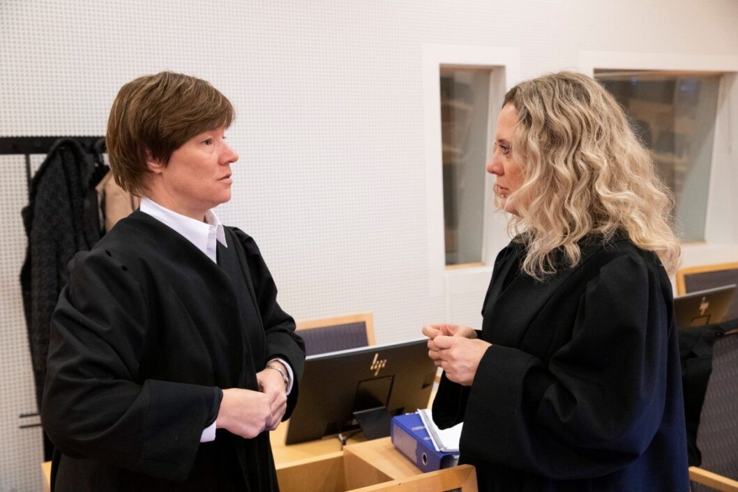 Aktor statsadvokat Kirsti Guttormsen (t.v.) og politiadvokat Nina Bakken i Oslo tingrett tirsdag i saken mot gjenglederen som tiltalt for drapsforsøk. Foto: Terje Bendiksby / NTB scanpix Aktor statsadvokat Kirsti Guttormsen (t.v.) og politiadvokat Nina Bakken i Oslo tingrett tirsdag i saken mot gjenglederen som tiltalt for drapsforsøk. Foto: Terje Bendiksby / NTB scanpix