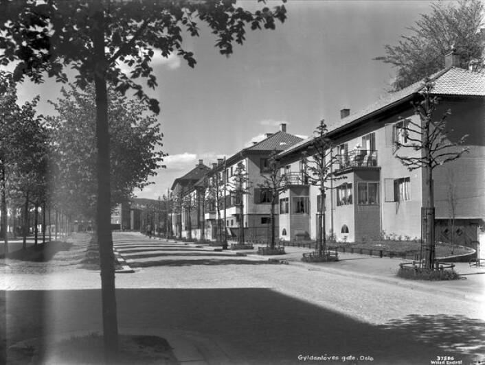Gyldenløves gate 1-3 med brostein. Foto: Anders Beer Wilse / Oslo museum Gyldenløves gate 1-3 med brostein. Foto: Anders Beer Wilse / Oslo museum