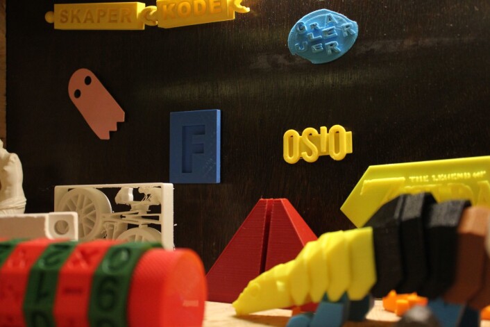 Ting laget med 3D-printer på folkeverkstedet på Deichman hovebiblioteket på Hammersborg. Foto: Sunniva Adam/Deichman Ting laget med 3D-printer på folkeverkstedet på Deichman hovebiblioteket på Hammersborg. Foto: Sunniva Adam/Deichman
