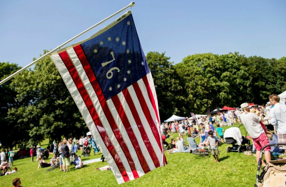 Hvert år 4. juli feirer både amerikanere og nordmenn USAs nasjonaldag i Frognerparken. I flere tiår har amerikanske veteranbiler vært en del av festen. Foto: Vegard Wivestad Grøtt / NTB scanpix