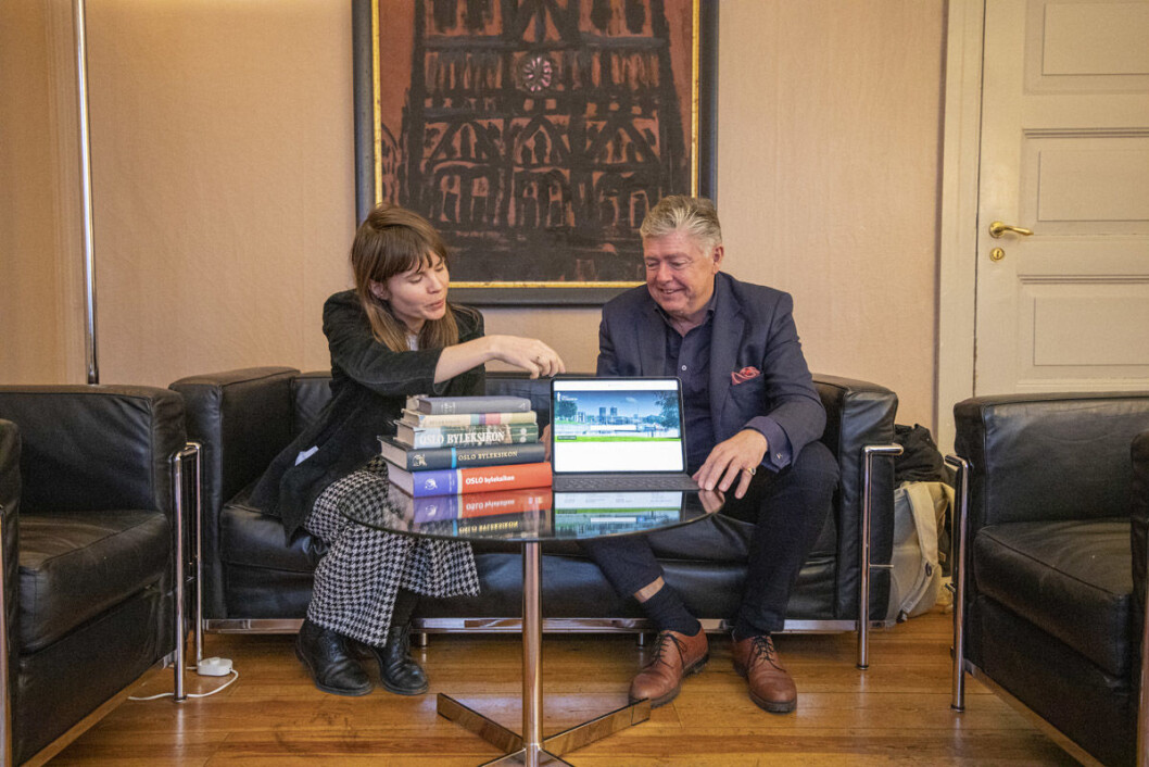 Astrid Ledang og Ole Rikard Høisæther er stolte av det digitale byleksikonet. Foto: Olav Helland Astrid Ledang og Ole Rikard Høisæther er stolte av det digitale byleksikonet. Foto: Olav Helland
