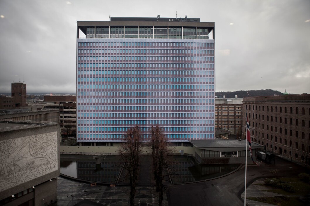 De øverste etasjene i Høyblokken i regjeringskvartalet, som ble påbygd i 1990, skal rives. Foto: Torstein Bøe / NTB scanpix De øverste etasjene i Høyblokken i regjeringskvartalet, som ble påbygd i 1990, skal rives. Foto: Torstein Bøe / NTB scanpix