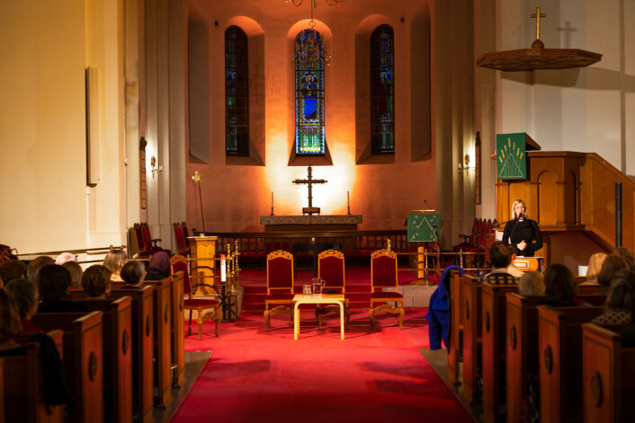 Prest Ingrid Nyhus har vært med å lansere et naboprosjekt mellom religionene for å snakke litt mer sammen. Foto: Morten Lauveng Jørgensen Prest Ingrid Nyhus har vært med å lansere et naboprosjekt mellom religionene for å snakke litt mer sammen. Foto: Morten Lauveng Jørgensen