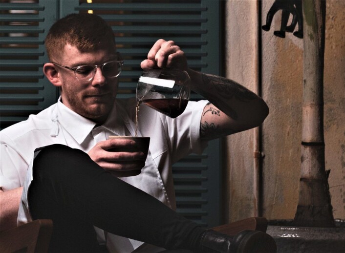 Luke Henderson (25) kan skilte med erfaring fra kjendiskokk Tom Kerridges gastopub Then Hand and Flowers og Maaemo i Oslo. Foto: Stian Frøysang Luke Henderson (25) kan skilte med erfaring fra kjendiskokk Tom Kerridges gastopub Then Hand and Flowers og Maaemo i Oslo. Foto: Stian Frøysang