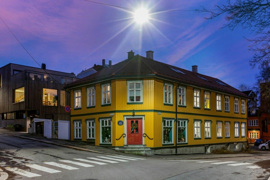 Boligen fra 1870-tallet har en størrelse på 172 kvadratmeter. I gamle dager lå det en melkebutikk her. Foto: Studio Oslo