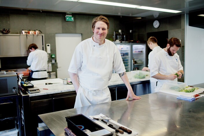 Kjøkkensjef, Esben Holmboe-Bang, fra Maaemo, har løftet opp Oslo som matdestinasjon. Foto: Stian Lysberg Solum / Scanpix Kjøkkensjef, Esben Holmboe-Bang, fra Maaemo, har løftet opp Oslo som matdestinasjon. Foto: Stian Lysberg Solum / Scanpix