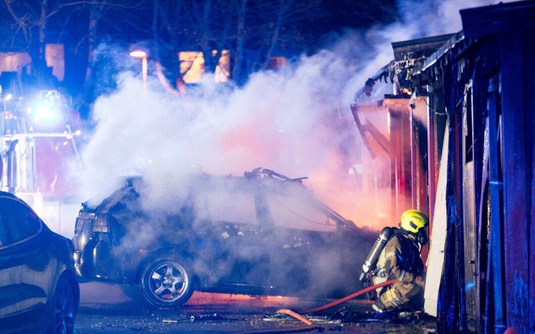 Brannvesenet fikk slukket brannen i bilen, som sannsynligvis ble påtent. Illustrasjonsfoto: Terje Pedersen / NTB scanpix Brannvesenet fikk slukket brannen i bilen, som sannsynligvis ble påtent. Illustrasjonsfoto: Terje Pedersen / NTB scanpix