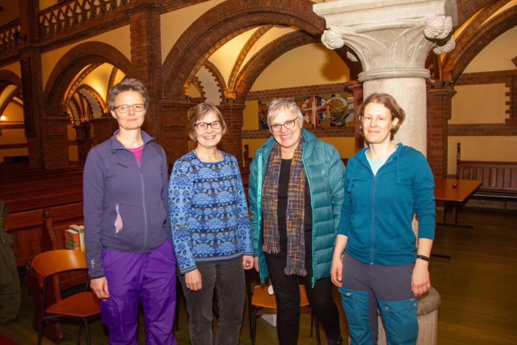 Viktige støttespillere. Fra Venstre: Györgyi fra Ungarn, Rigmor fra Oslo, Oddrun Remvik (prosjektleder) og Adrienn fra Ungarn. Foto: Hans Magnus Borge Viktige støttespillere. Fra Venstre: Györgyi fra Ungarn, Rigmor fra Oslo, Oddrun Remvik (prosjektleder) og Adrienn fra Ungarn. Foto: Hans Magnus Borge