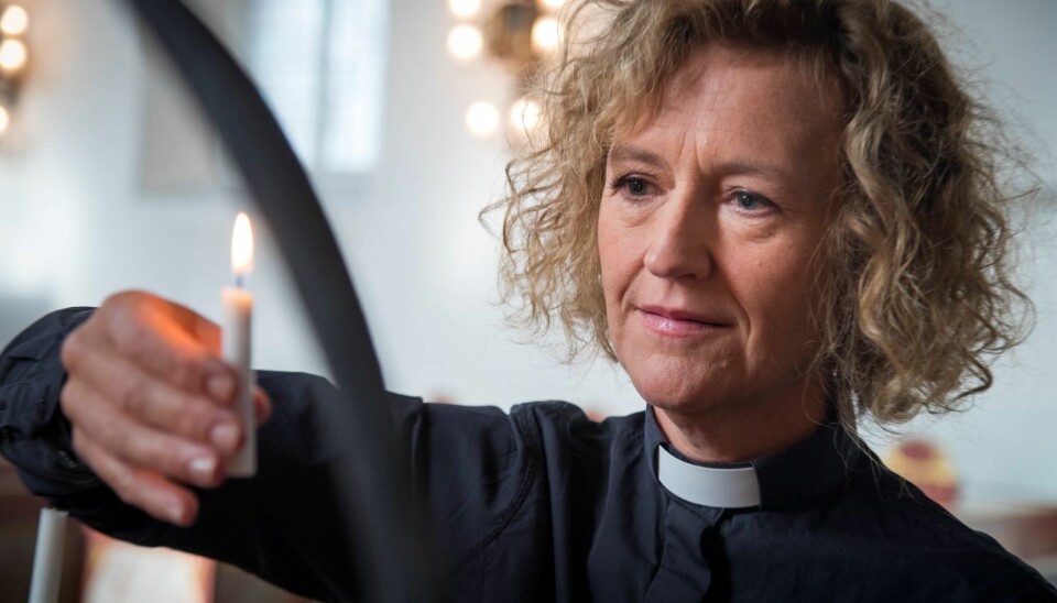 Oslos biskop Kari Veiteberg setter nå en stopper for nattverd den neste drøye måneden.