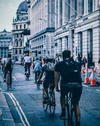 London var en by med få syklister i bybildet. Dette har endret seg drastisk, men fremdeles gjenstår en jobb for å nå ut til flere. Foto: Krautgortna / Pexels London var en by med få syklister i bybildet. Dette har endret seg drastisk, men fremdeles gjenstår en jobb for å nå ut til flere. Foto: Krautgortna / Pexels
