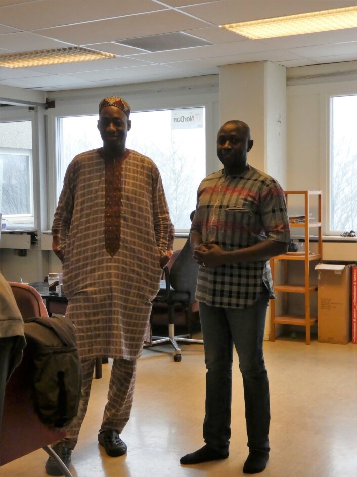 Saidou Bah t.v. var den første som ønsket oss velkommen til Daru Salaam Islamic Center og forvisset oss om at vi hadde kommet riktig. Foto: Márcia Vagos Saidou Bah t.v. var den første som ønsket oss velkommen til Daru Salaam Islamic Center og forvisset oss om at vi hadde kommet riktig. Foto: Márcia Vagos
