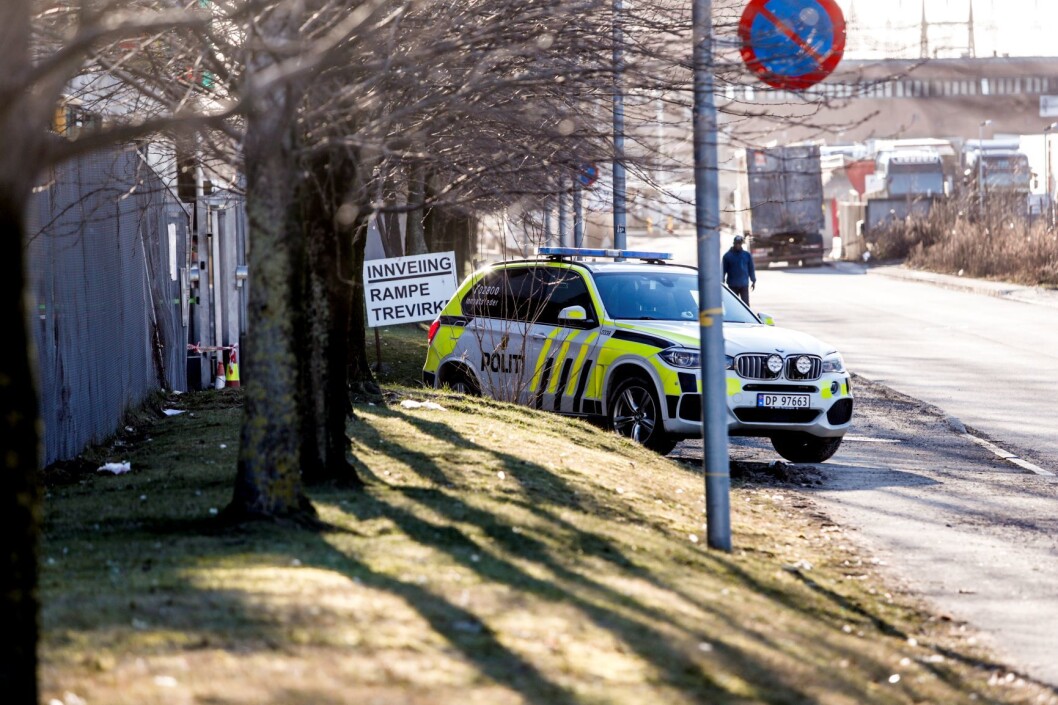 Politiet utenfor Norsk Gjenvinning på Haraldrud i Oslo der de undersøker innholdet i en konteiner. Foto: Terje Bendiksby / NTB scanpix Politiet utenfor Norsk Gjenvinning på Haraldrud i Oslo der de undersøker innholdet i en konteiner. Foto: Terje Bendiksby / NTB scanpix