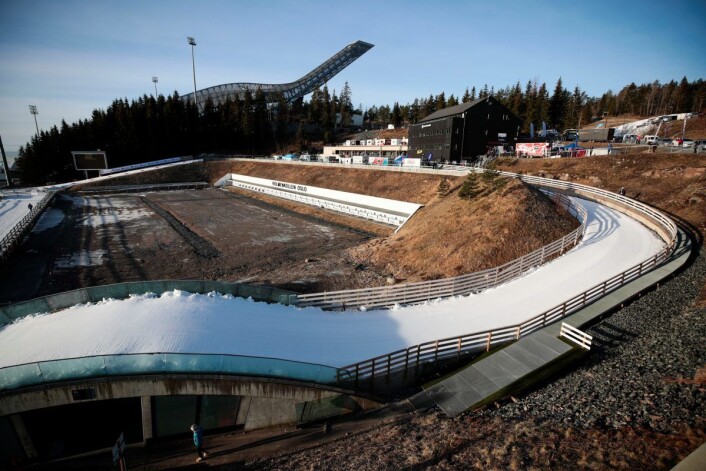 Slik så anlegget i Holmenkollen ut for en og en halv uke siden. Arrangøren er optimistisk med tanke på å få til en lengre sløyfe til tre- og femmila. Foto: Lise Åserud / NTB scanpix Slik så anlegget i Holmenkollen ut for en og en halv uke siden. Arrangøren er optimistisk med tanke på å få til en lengre sløyfe til tre- og femmila. Foto: Lise Åserud / NTB scanpix
