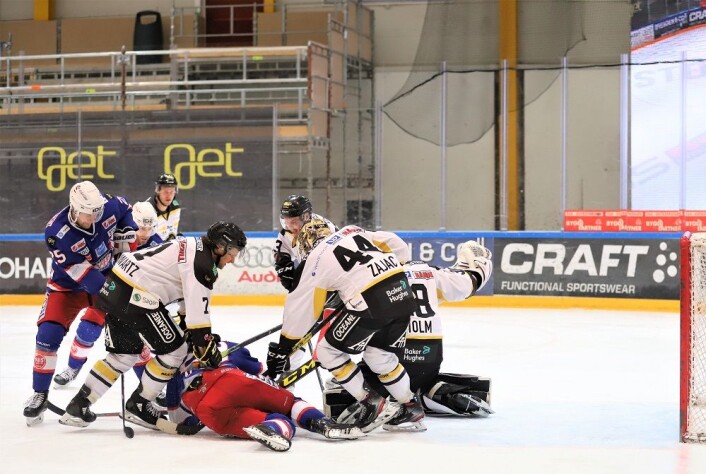 Espen Knutsen etterlyste hard jobbing, og laget tok utfordringen. Foto: André Kjernsli Espen Knutsen etterlyste hard jobbing, og laget tok utfordringen. Foto: André Kjernsli