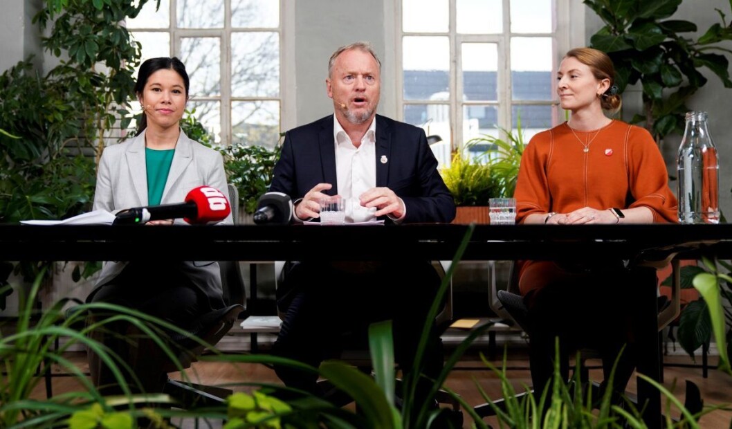 Byrådsmakt med Lan Marie Berg (MDG) og Raymond Johansen (Ap) ser ut til å ha styrket Oslo SV og fylkesleder Sunniva Holmås Eidvsold (til høyre). Foto: Håkon Mosvold Larsen / NTB scanpix Byrådsmakt med Lan Marie Berg (MDG) og Raymond Johansen (Ap) ser ut til å ha styrket Oslo SV og fylkesleder Sunniva Holmås Eidvsold (til høyre). Foto: Håkon Mosvold Larsen / NTB scanpix