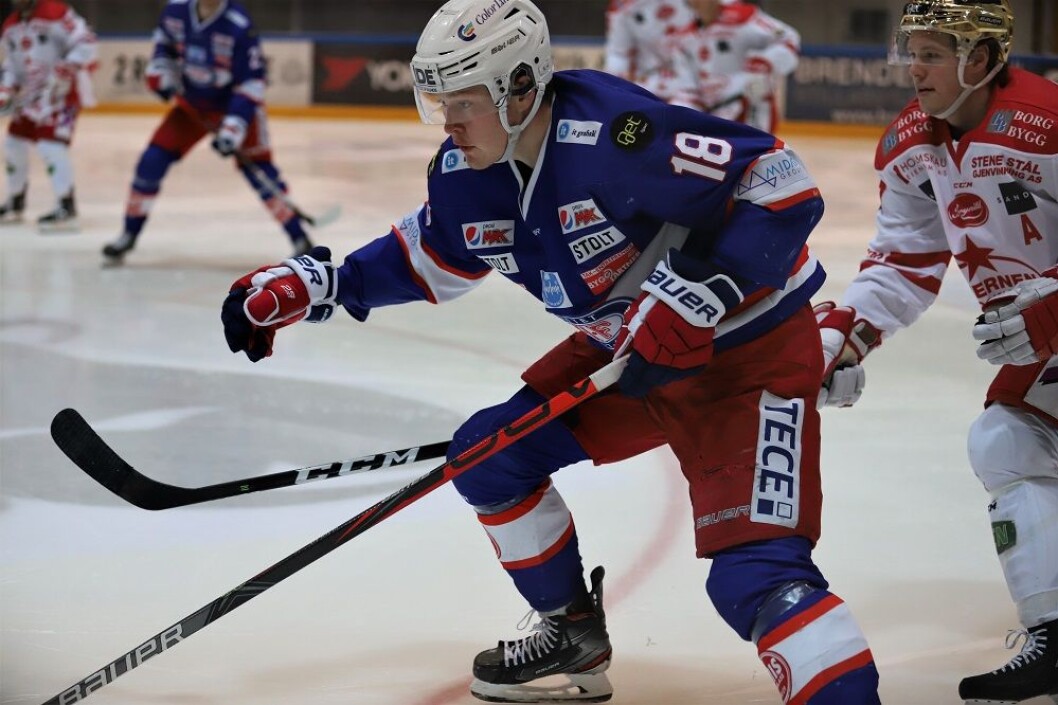 Thomas Olsen scoret det viktige 5-3 målet mot Lillehammer. Her tidligere mot Stjernen. Foto: André Kjernsli Thomas Olsen scoret det viktige 5-3 målet mot Lillehammer. Her tidligere mot Stjernen. Foto: André Kjernsli