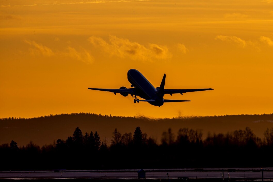 Annonser med slike bilder kan bli forbudt. På bildet letter et SAS-fly letter fra Oslo lufthavn. Foto: Håkon Mosvold Larsen / NTB scanpix Annonser med slike bilder kan bli forbudt. På bildet letter et SAS-fly letter fra Oslo lufthavn. Foto: Håkon Mosvold Larsen / NTB scanpix