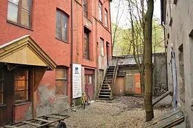 Håndverksbedrift i et gårdsrom som har bakgård (Torggata 23)
