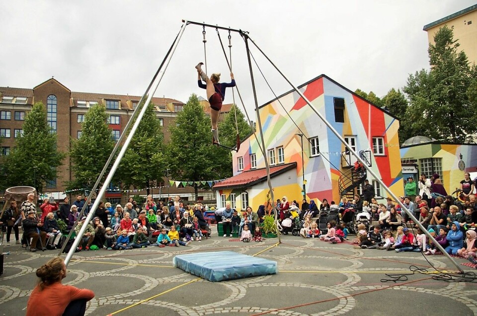Hagesirkus på plassen rundt Urtehagen barnehage, arrangert av Nabolagshager og Oslo Living Lab. Foto: Kate Milosavljevic