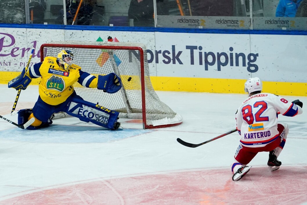 Jørgen Karterud scoret alle de tre målene for Vålerenga mot Storhamar denne uken. Her mot MS. Foto: Fredrik Hagen / NTB scanpix Jørgen Karterud scoret alle de tre målene for Vålerenga mot Storhamar denne uken. Her mot MS. Foto: Fredrik Hagen / NTB scanpix