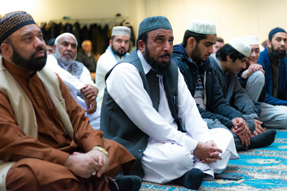 Islamsk lærd og imam Muhammad Mahmood- Ul Hassan i midten kunne resitere helle Koranen utenat. Foto: Morten Lauveng Jørgensen