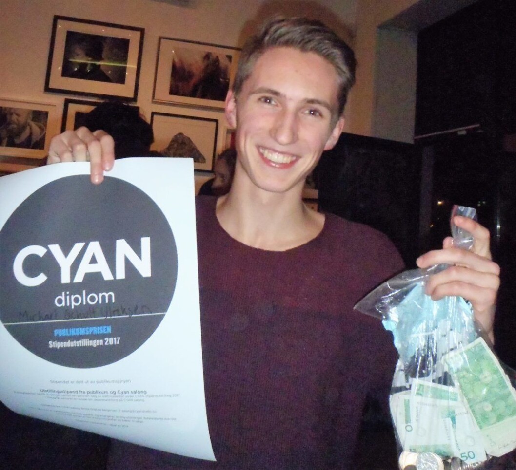 En overrasket og lykkelig vinner av publikumsprisen, Michael Schult Ulriksen. Foto Anders Høilund En overrasket og lykkelig vinner av publikumsprisen, Michael Schult Ulriksen. Foto Anders Høilund