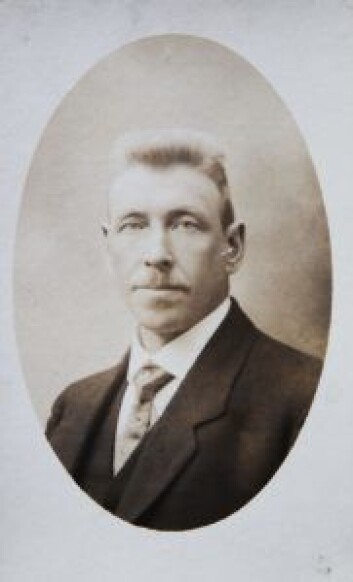 Hans Ødegaard ble født i 1876 og vokste opp på et småbruk sammen med fire brødre. I 1906 startet han Ødegaard Møbler med et tilhørende verksted der han stoppet møbler av treverk som ble levert av lokale forhandlere. Foto: Privat. Hans Ødegaard ble født i 1876 og vokste opp på et småbruk sammen med fire brødre. I 1906 startet han Ødegaard Møbler med et tilhørende verksted der han stoppet møbler av treverk som ble levert av lokale forhandlere. Foto: Privat.