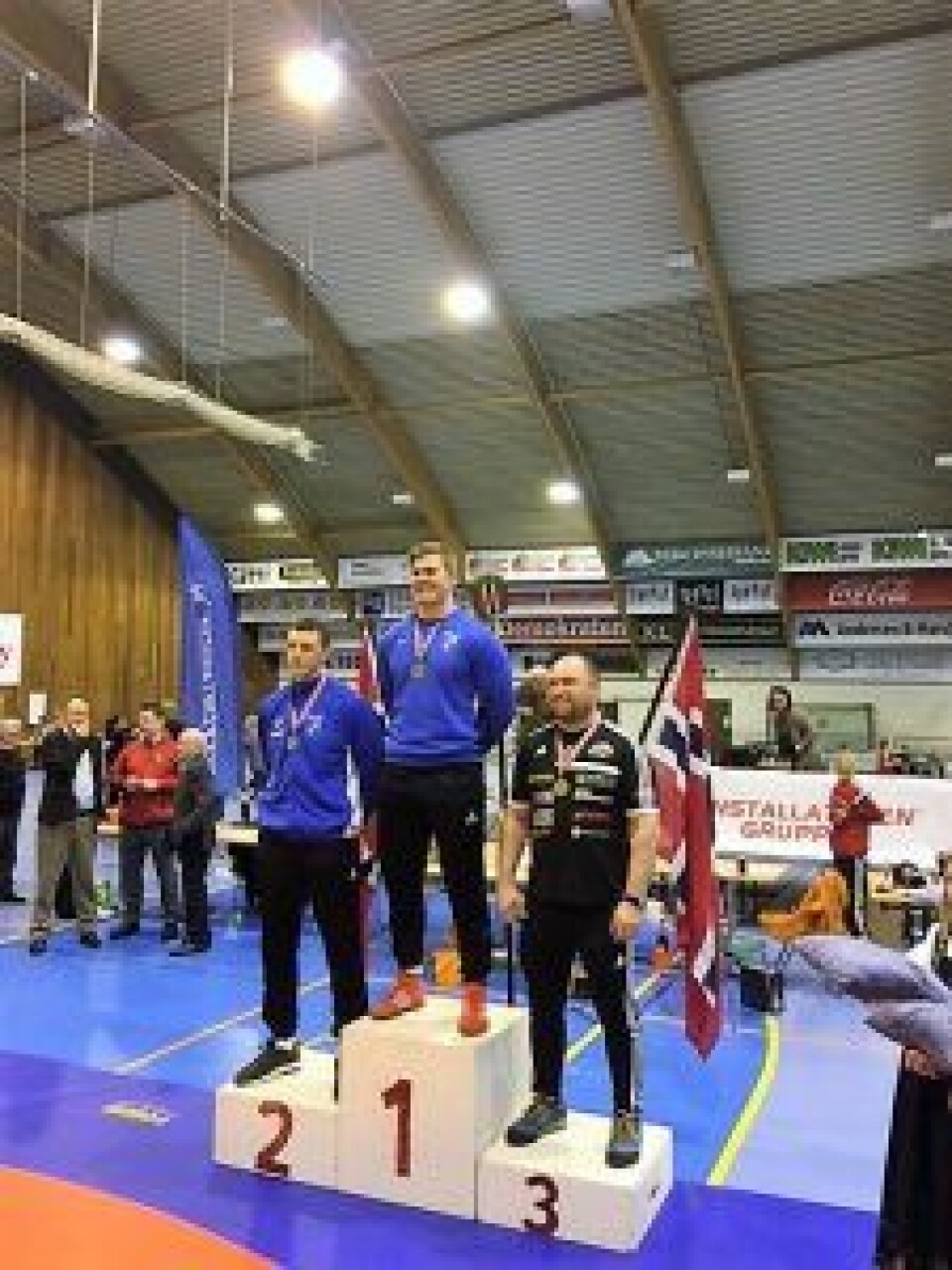 Oskar Marvik tok gull og Nikola Milatovic sølv i 130-kilos klassen under helgens bryte-NM. Foto: Sportsklubben 09