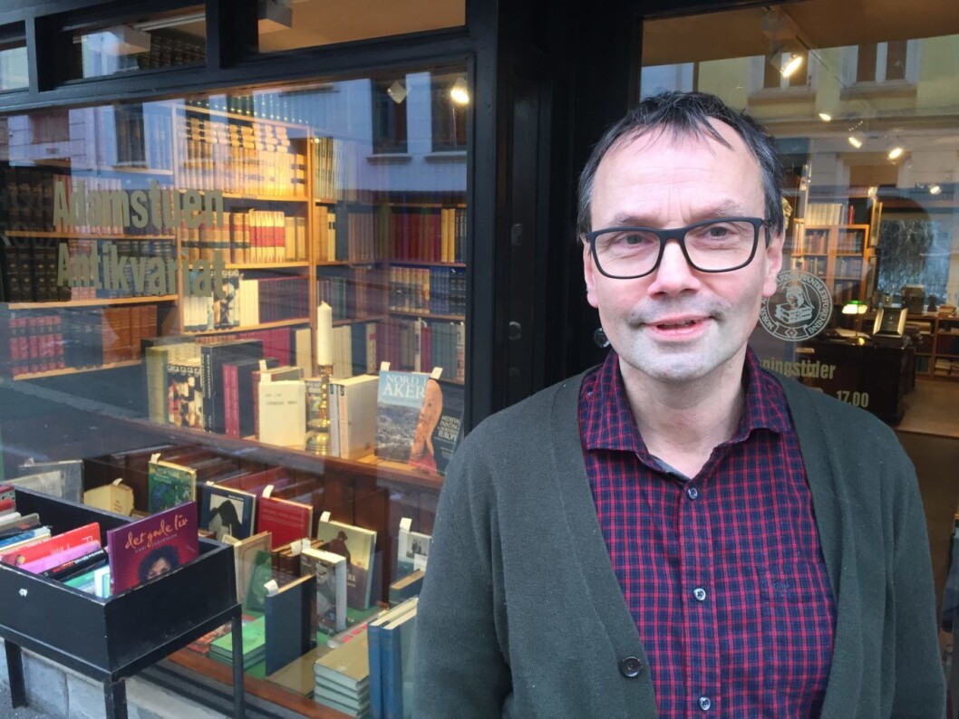 Innehaveren av Adamstuen antikvariat, Eivind S. Bergmann, er bekymret for at parkeringslommene i Thereses gate kan forsvinne. Innehaveren av Adamstuen antikvariat, Eivind S. Bergmann, er bekymret for at parkeringslommene i Thereses gate kan forsvinne.